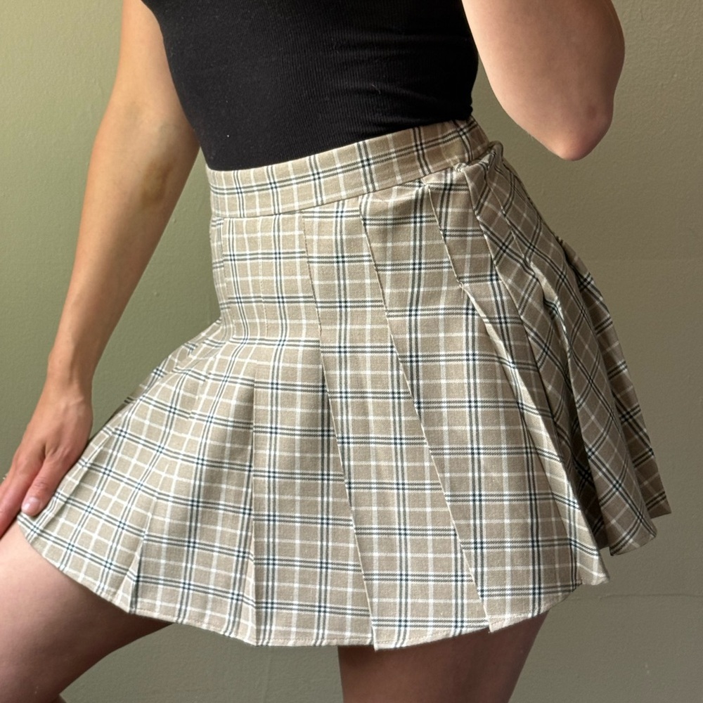 Pleated skirt